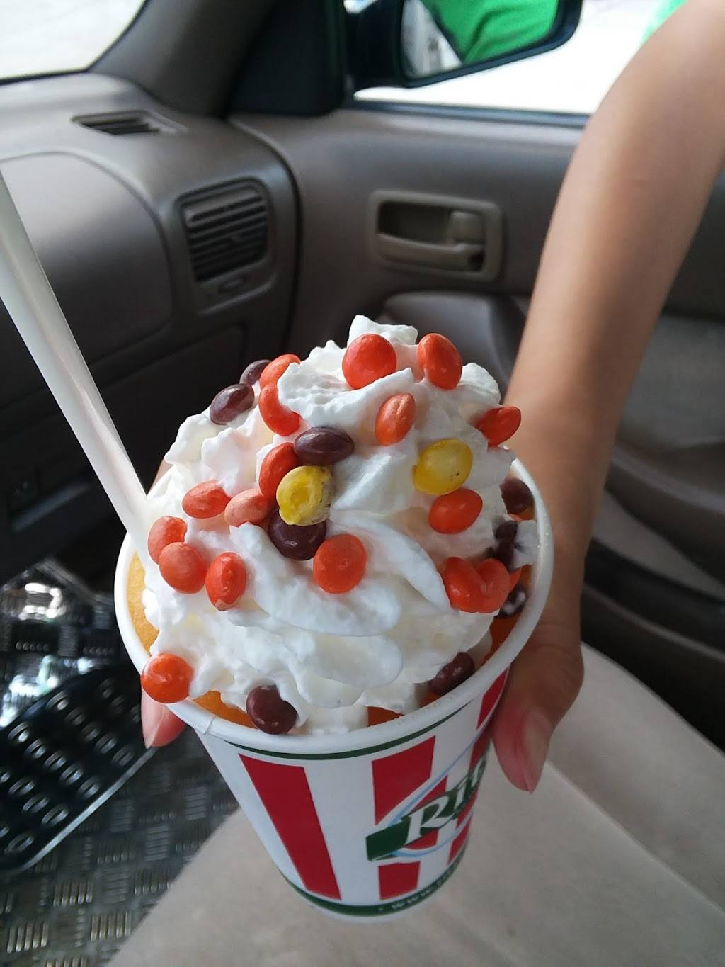 Ritas Italian Ice & Frozen Custard | restaurant | 5744 N Mascher St, Philadelphia, PA 19120, USA | 2673685311 OR +1 267-368-5311