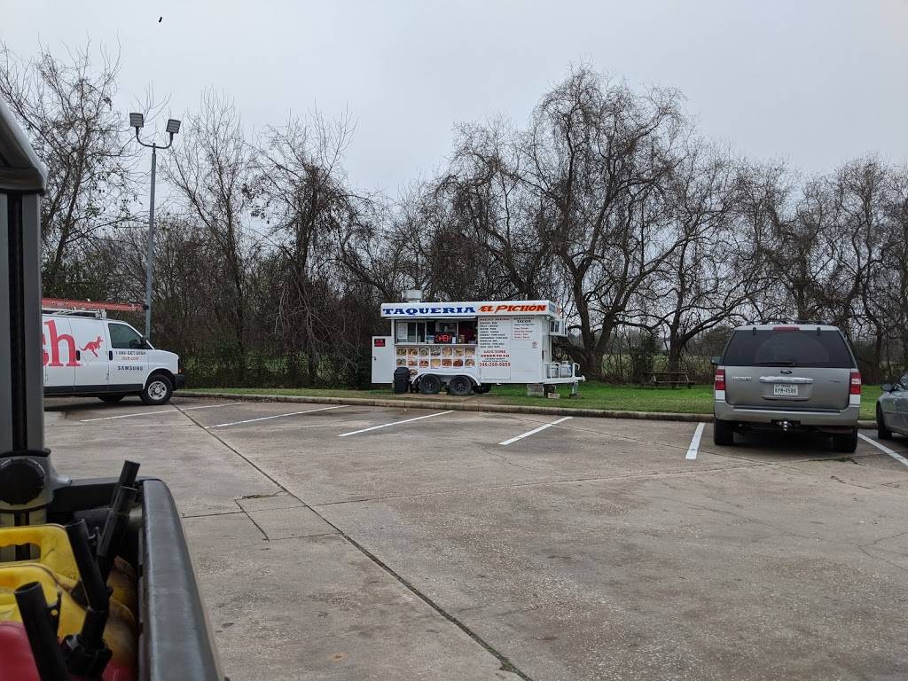 Taquria El Pichon | restaurant | 7506 Spring Cypress Rd, Spring, TX 77379, USA | 3462080889 OR +1 346-208-0889
