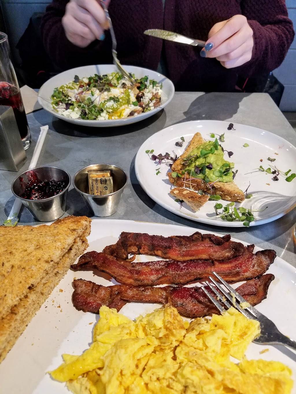 The Granola Bar | cafe | 41 Greenwich Ave, Greenwich, CT 06830, USA | 2038835220 OR +1 203-883-5220