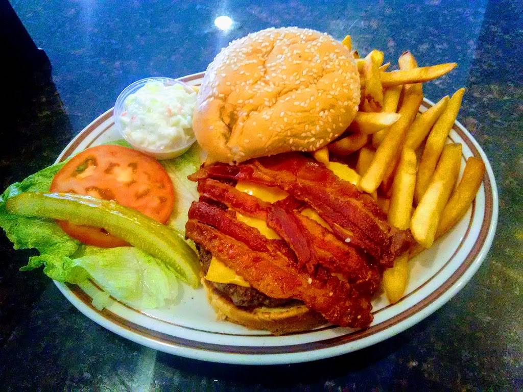 Pilich Station Grill | restaurant | 12739 Sacramento Ave, Blue Island, IL 60406, USA | 7083856788 OR +1 708-385-6788