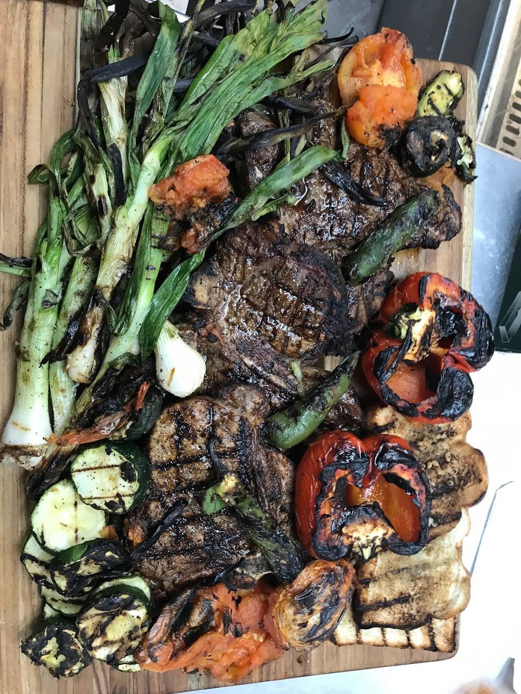 Wing Palace | restaurant | 7737 Wyoming Ave, Dearborn, MI 48126, USA | 3132096969 OR +1 313-209-6969