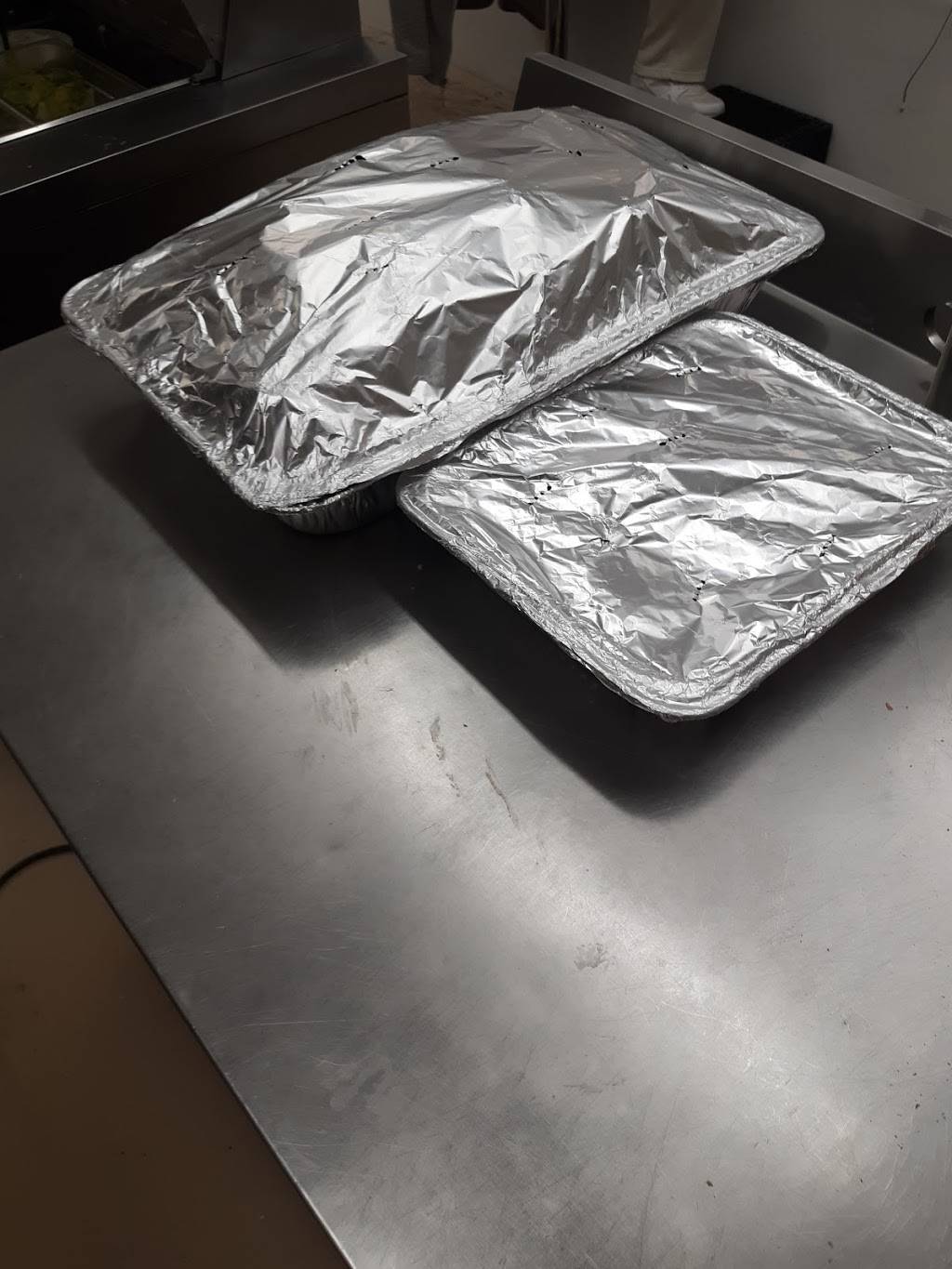 Wings Fly | restaurant | 1945 E 79th St, Chicago, IL 60649, USA | 7733594244 OR +1 773-359-4244