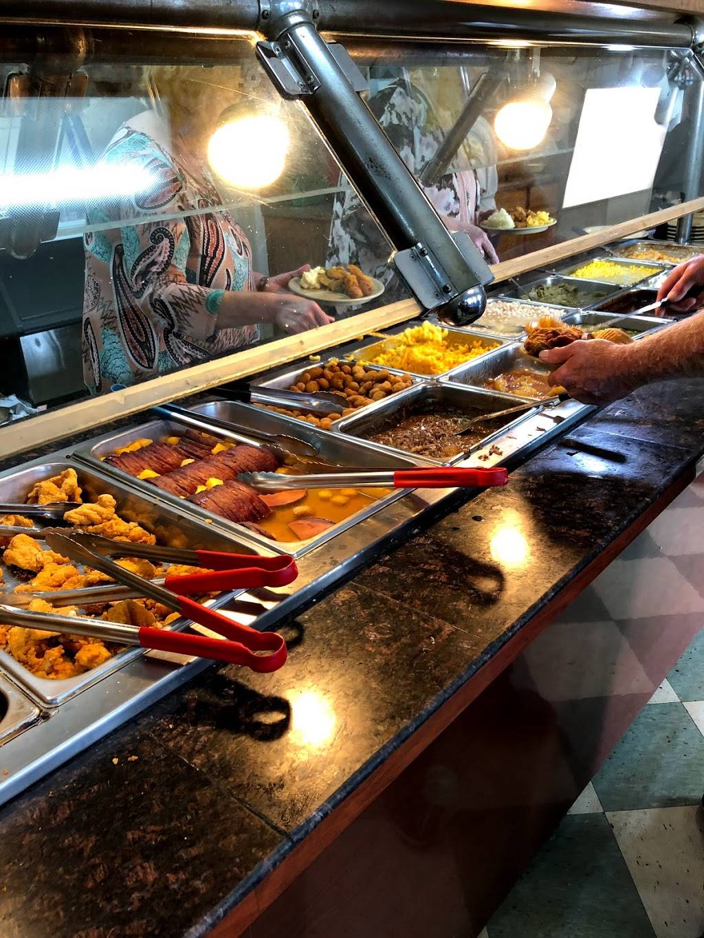 Emmas Family Restaurant | restaurant | 82 Paradise St, Manchester, TN 37355, USA | 9317234701 OR +1 931-723-4701