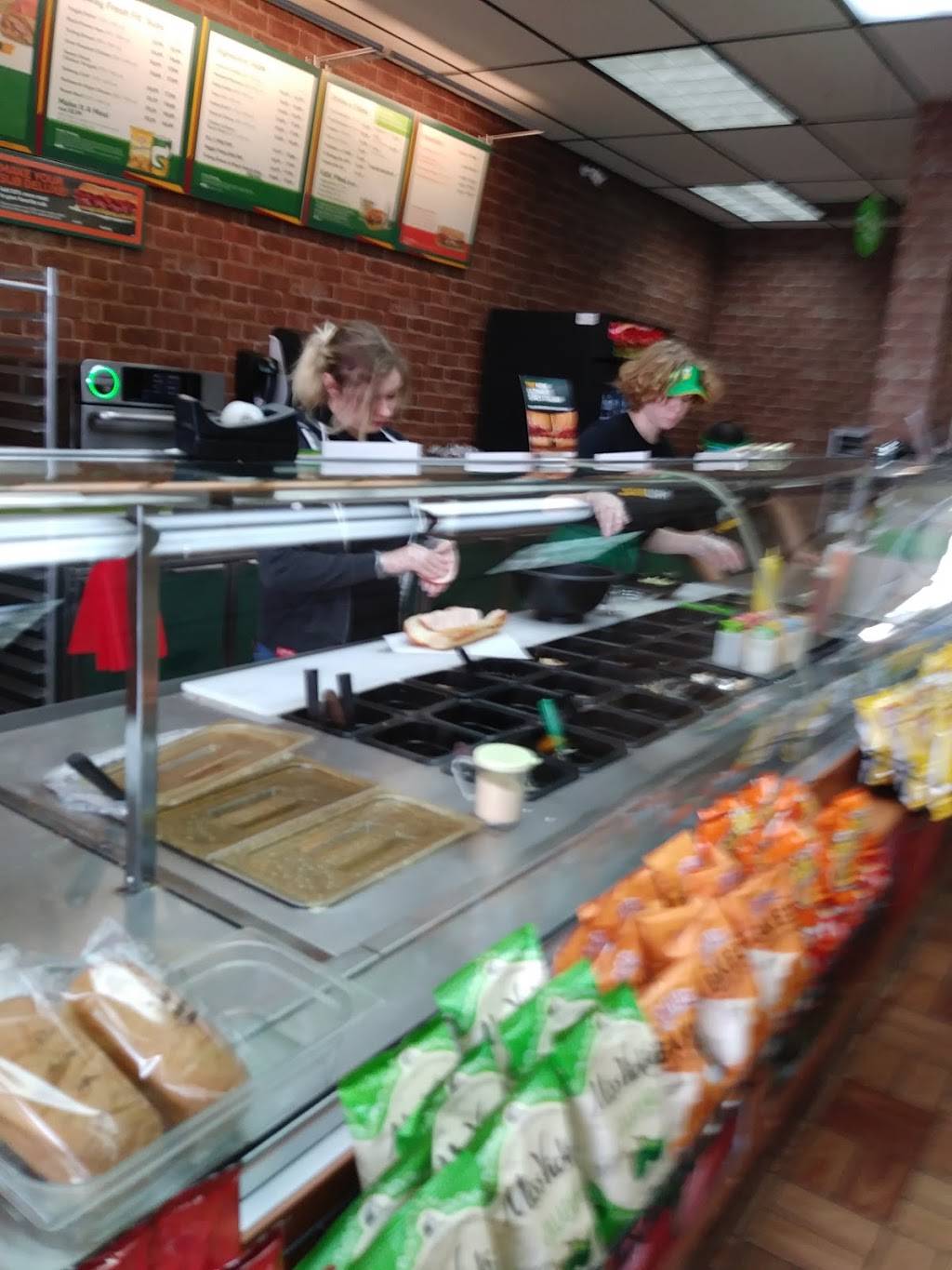 Subway | meal takeaway | 1006 N Springbrook Rd, Newberg, OR 97132, USA | 5035388740 OR +1 503-538-8740