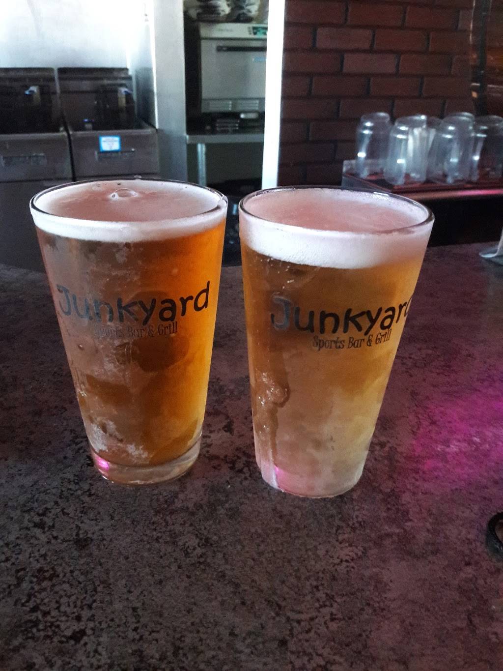 Junkyard Sports Bar & Grill | restaurant | Oceanside, CA 92056, USA | 7602316600 OR +1 760-231-6600