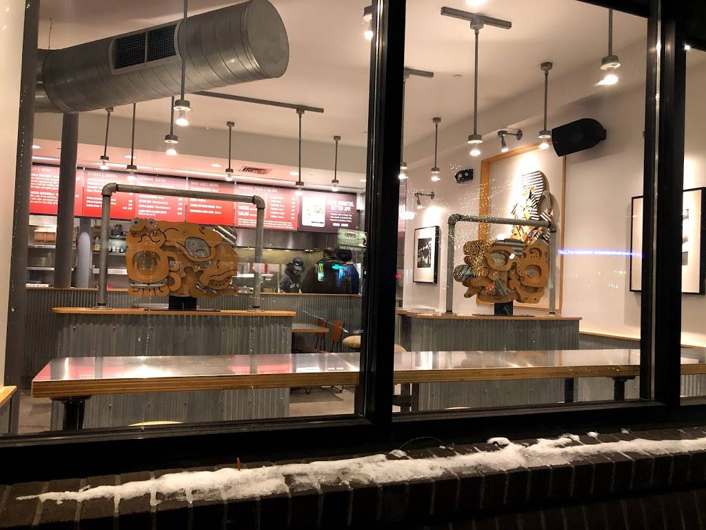 Chipotle Mexican Grill | restaurant | 274 Elm St, Somerville, MA 02144, USA | 6176231759 OR +1 617-623-1759