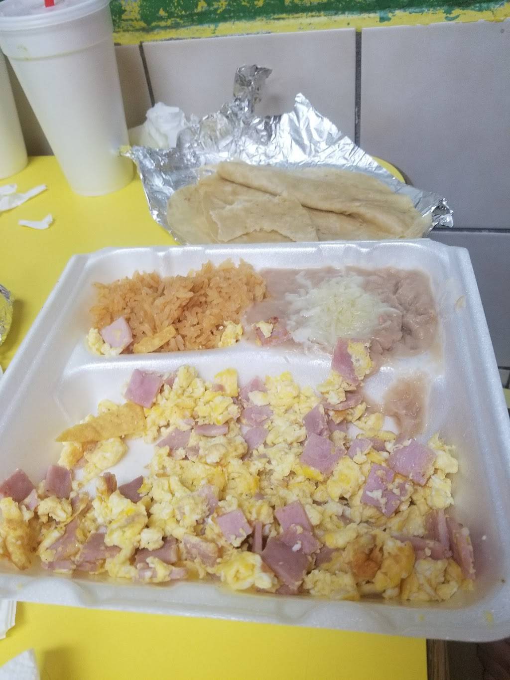 Carnitas Michoacan | restaurant | 15039 Roscoe Blvd, Panorama City, CA 91402, USA | 8188301196 OR +1 818-830-1196