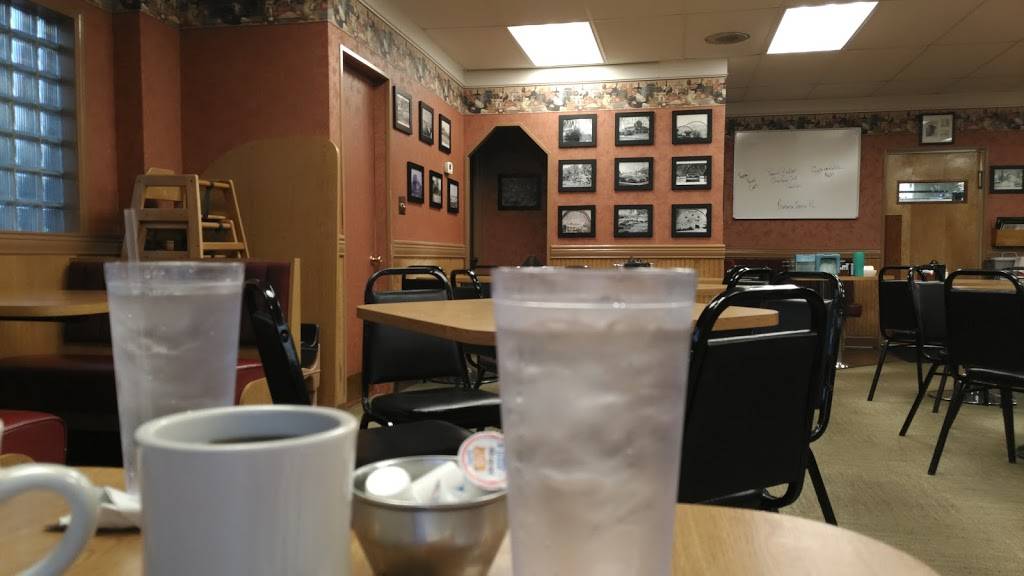 Woodys Cafe | restaurant | 235 N Pontiac Trail, Walled Lake, MI 48390, USA | 2486244379 OR +1 248-624-4379