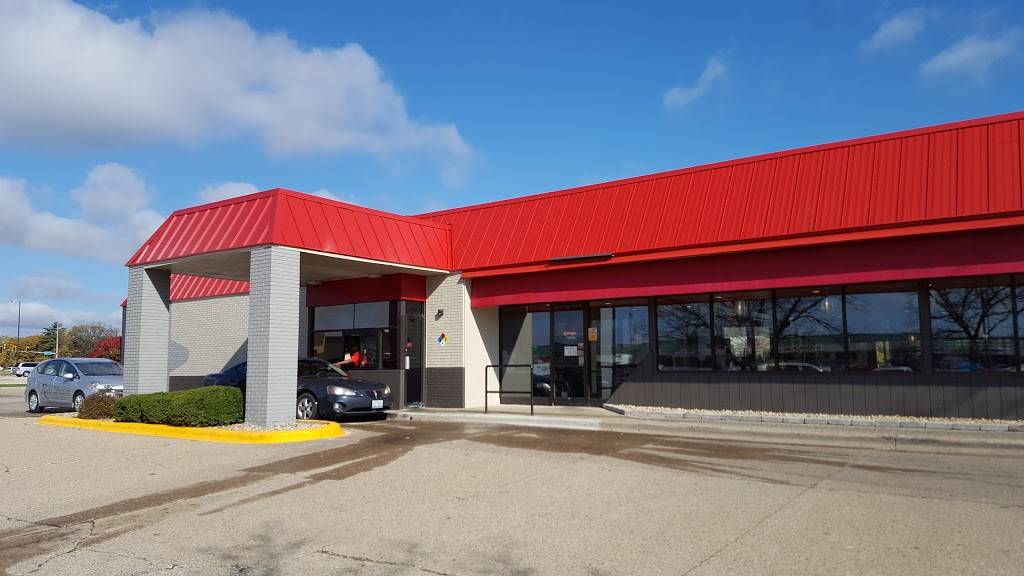 Hardees | restaurant | 8787 N Knoxville Ave, Peoria, IL 61615, USA | 3096921338 OR +1 309-692-1338