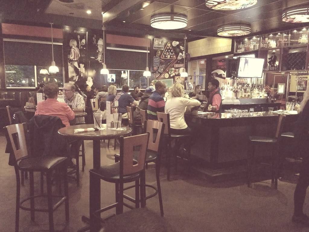 TGI Fridays | restaurant | 7200 W 191st St, Tinley Park, IL 60477, USA | 8154640082 OR +1 815-464-0082