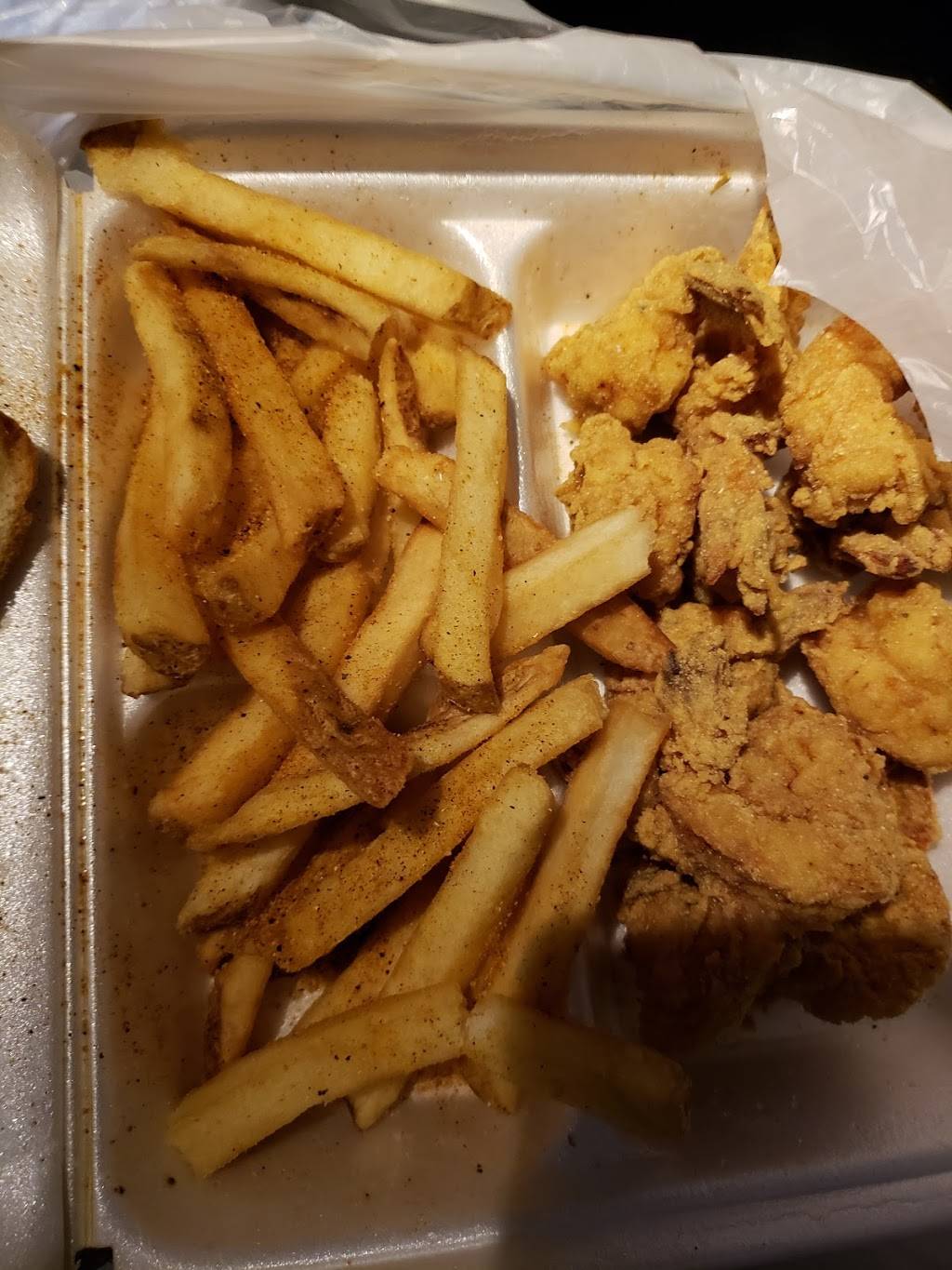 T P Seafood Market & Restaurant | restaurant | 3735 Reed Rd, Houston, TX 77051, USA | 7137310301 OR +1 713-731-0301