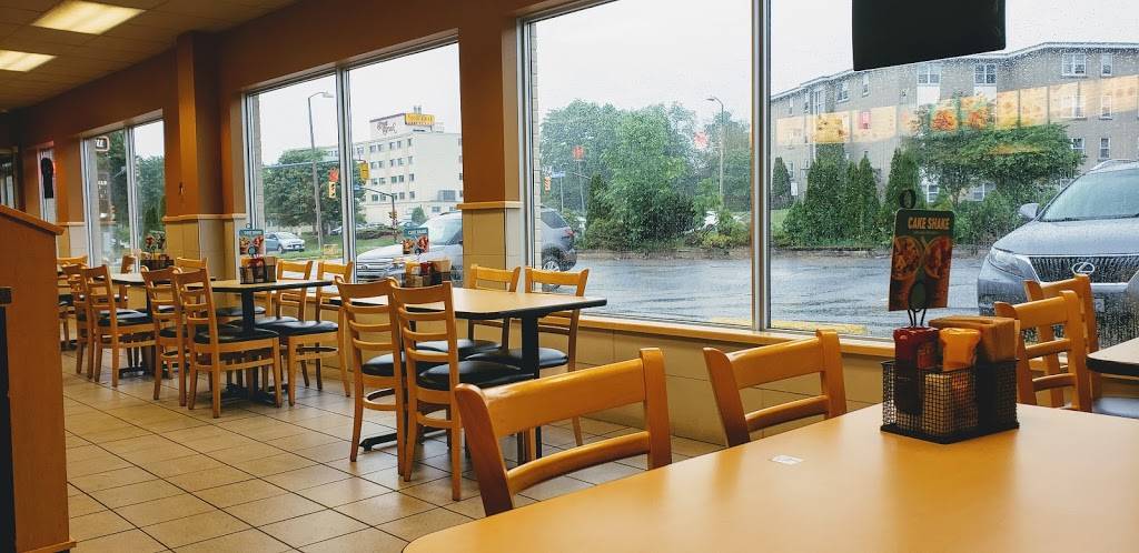 Dairy Queen Grill & Chill | restaurant | 125 Stewart Blvd, Brockville, ON K6V 4W4, Canada | 6133423499 OR +1 613-342-3499