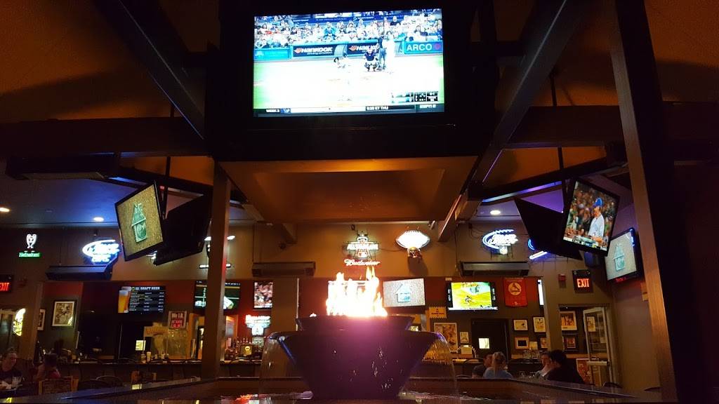 Buffalo Wild Wings | restaurant | 240 S Brea Blvd, Brea, CA 92821, USA | 7145821590 OR +1 714-582-1590