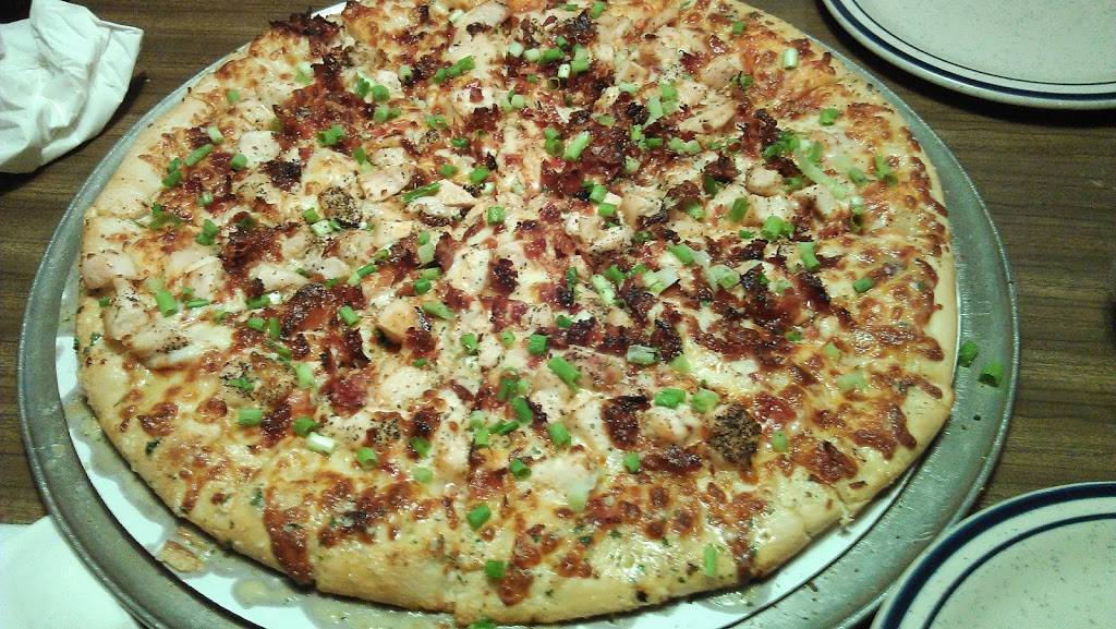 Hounddogs 3 Degree Pizza | restaurant | 2657 N High St, Columbus, OH 43202, USA | 6142614686 OR +1 614-261-4686