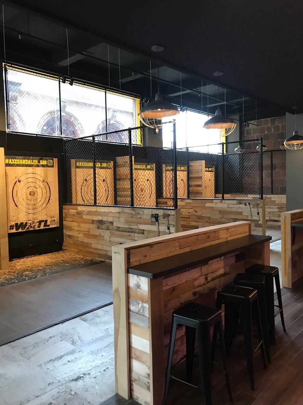 Axes & Ales | restaurant | 349 East Ave, Rochester, NY 14604, USA | 5852708801 OR +1 585-270-8801