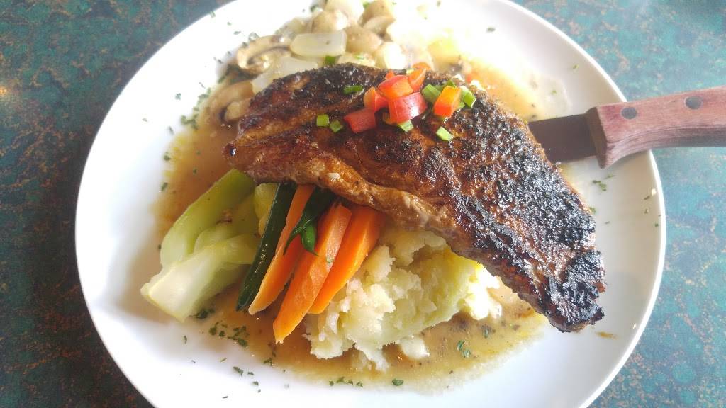 Tatlows Broiler Bar | restaurant | 380 Queensville Side Rd W, River Drive Park, ON L9N 1A8, Canada | 9059539992 OR +1 905-953-9992