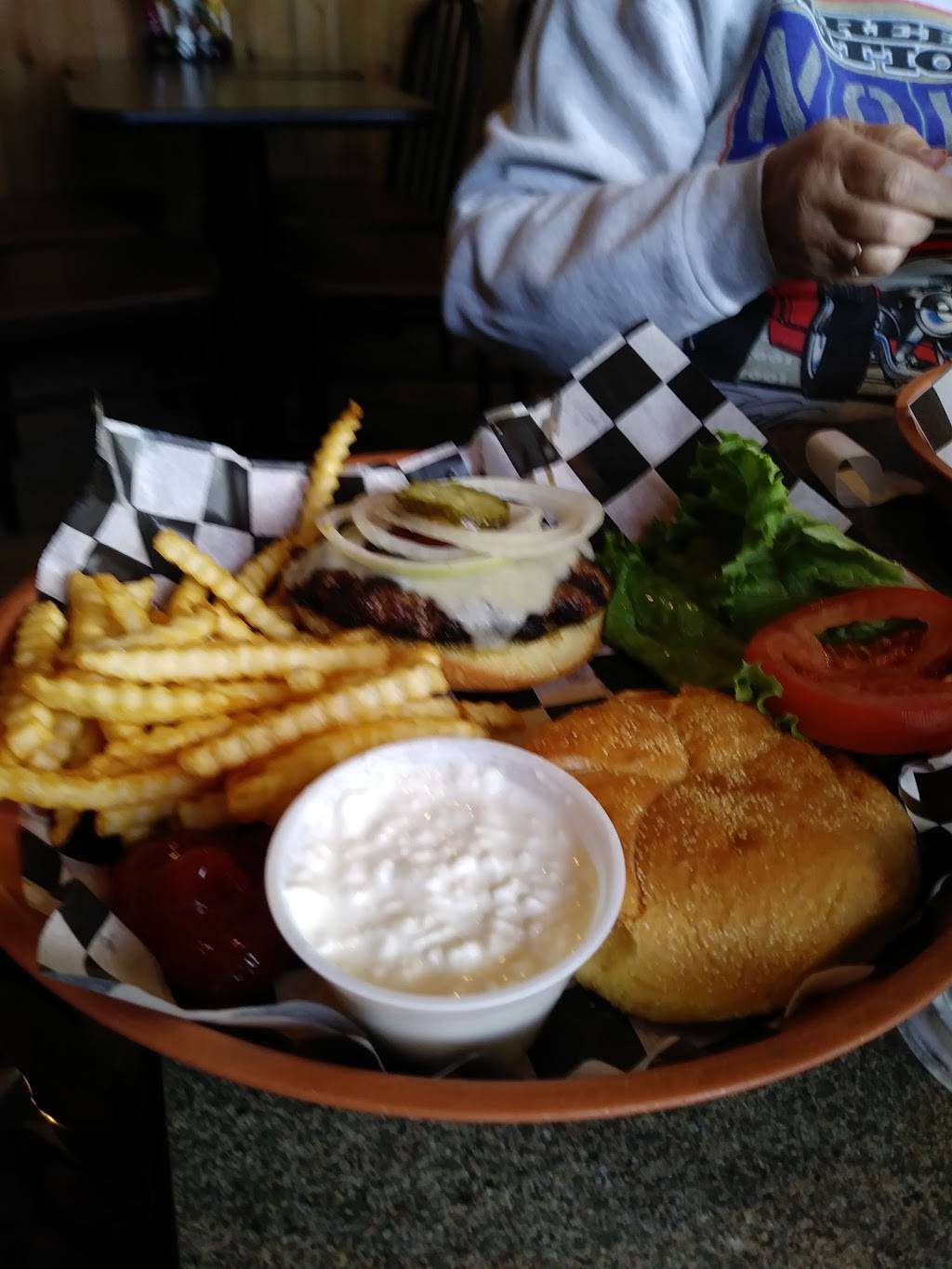 The Cedar Inn | restaurant | 4747 IL-26, Freeport, IL 61032, USA | 8155635014 OR +1 815-563-5014