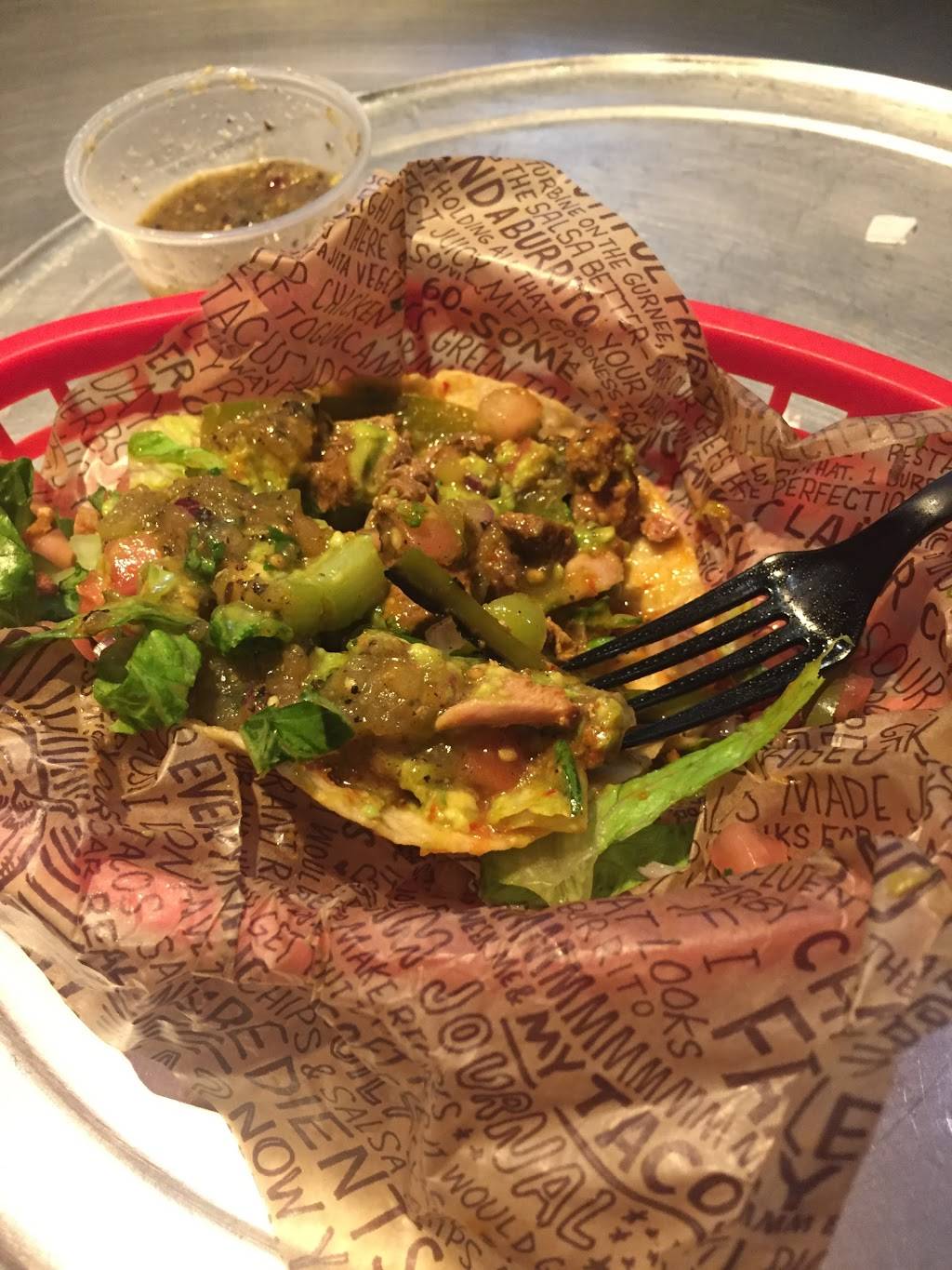 Chipotle Mexican Grill | restaurant | 3941 41st Ave Dr, Moline, IL 61265, USA | 3092770172 OR +1 309-277-0172