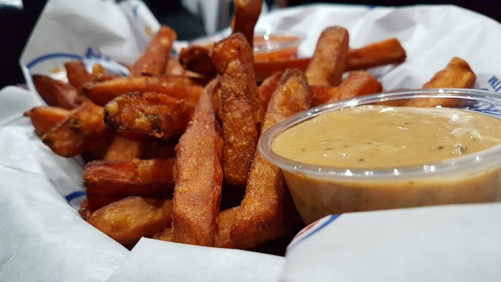 AllStar Wings & Ribs | restaurant | 4096 Confederation Pkwy, Mississauga, ON L5B 0G4, Canada | 9052329004 OR +1 905-232-9004