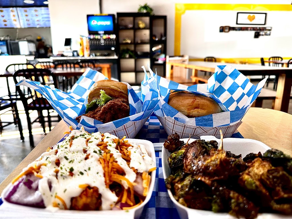 Charlottes Kitchen | restaurant | 104 N Jefferson Way, Indianola, IA 50125, USA | 5159625080 OR +1 515-962-5080