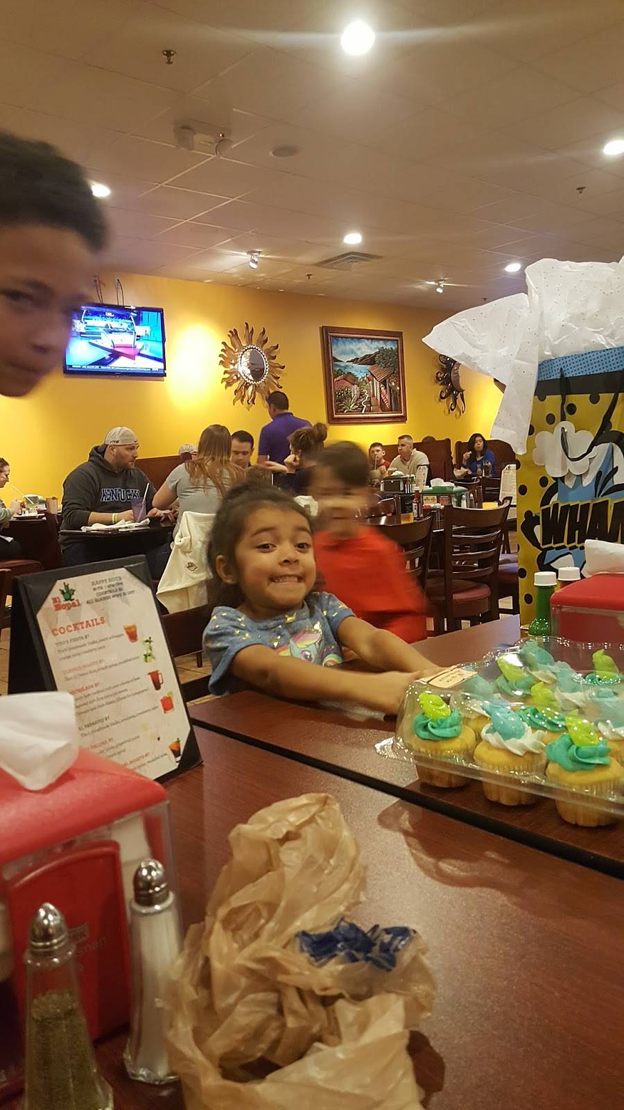 El Nopal | restaurant | 12418 La Grange Rd suite 120, Louisville, KY 40245, USA | 5022431301 OR +1 502-243-1301