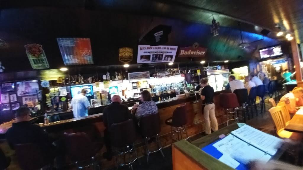 Rentzs Tap & Dining | restaurant | 210 S Waupansie St, Odell, IL 60460, USA | 8159982383 OR +1 815-998-2383