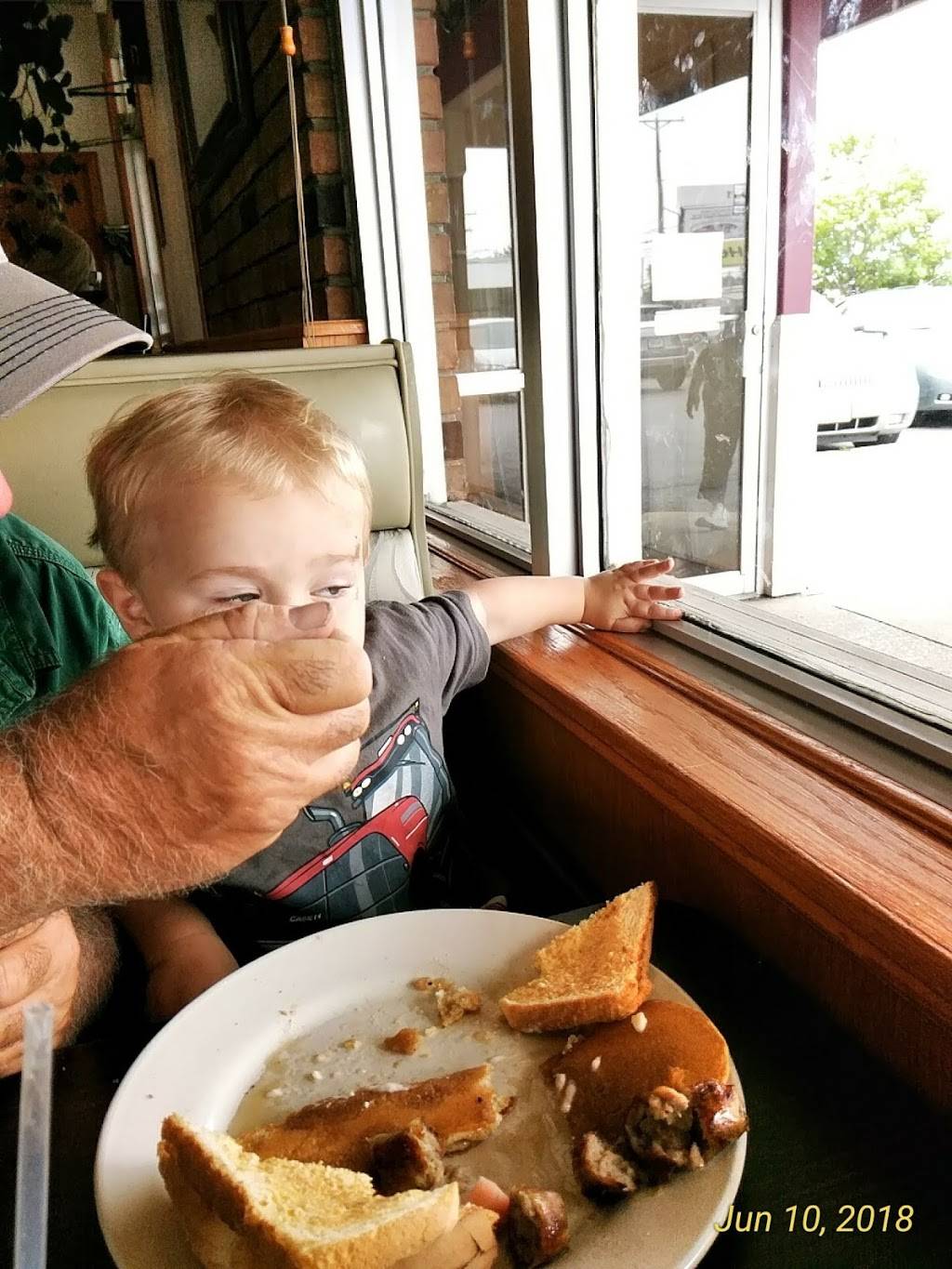 Falcon Family Restaurant | restaurant | 1021 S Main St, Bowling Green, OH 43402, USA | 4198194494 OR +1 419-819-4494