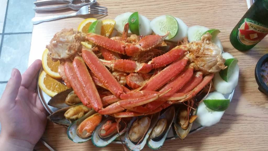 Los Molcajetes | restaurant | 3532 W Montrose Ave, Chicago, IL 60618, USA | 7732671834 OR +1 773-267-1834