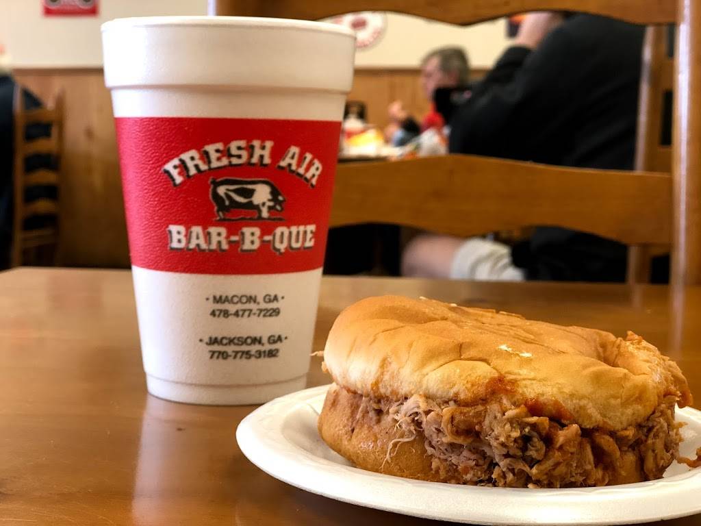 Fresh Air Bar-B-Que | restaurant | 3076 Riverside Dr, Macon, GA 31210, USA | 4784777229 OR +1 478-477-7229