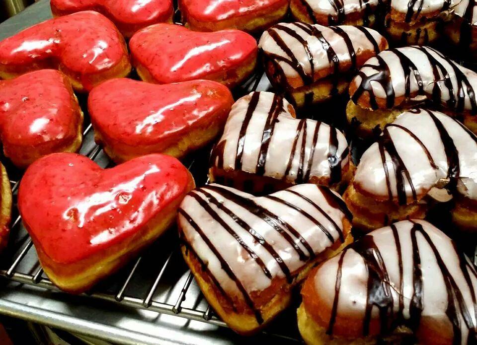 Tonys Donut House | bakery | 14226 Ramona Blvd, Baldwin Park, CA 91706, USA | 6263439010 OR +1 626-343-9010