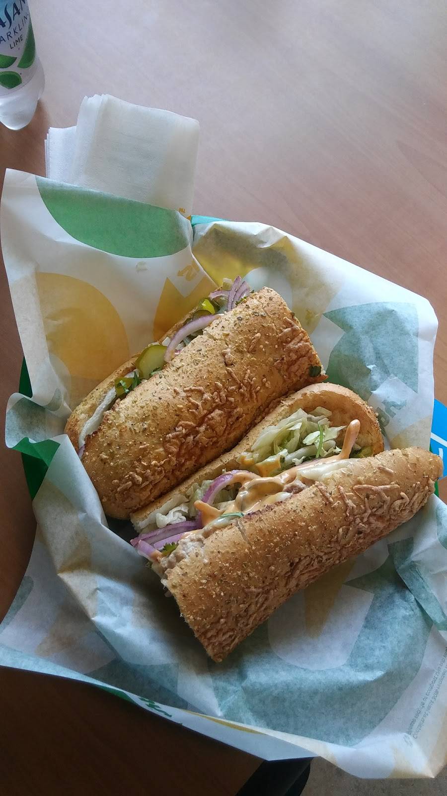 Subway Restaurants | restaurant | 1306 S Gaffey St #101, San Pedro, CA 90731, USA | 3108331222 OR +1 310-833-1222
