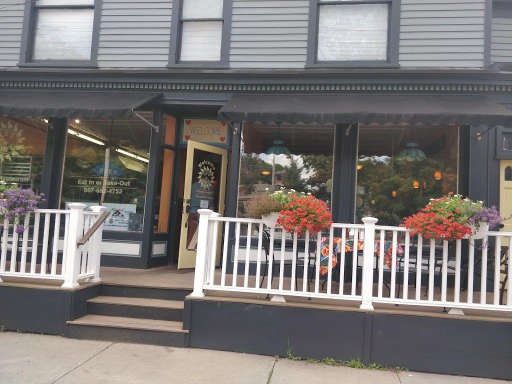 T Ps Cafe | cafe | 7 Railroad Ave, Stamford, NY 12167, USA | 6076524752 OR +1 607-652-4752