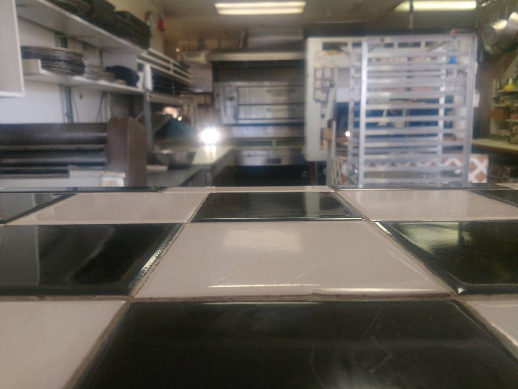 Iggys Pizza | restaurant | 19450 Van Horn Rd, Woodhaven, MI 48183, USA | 7346756566 OR +1 734-675-6566