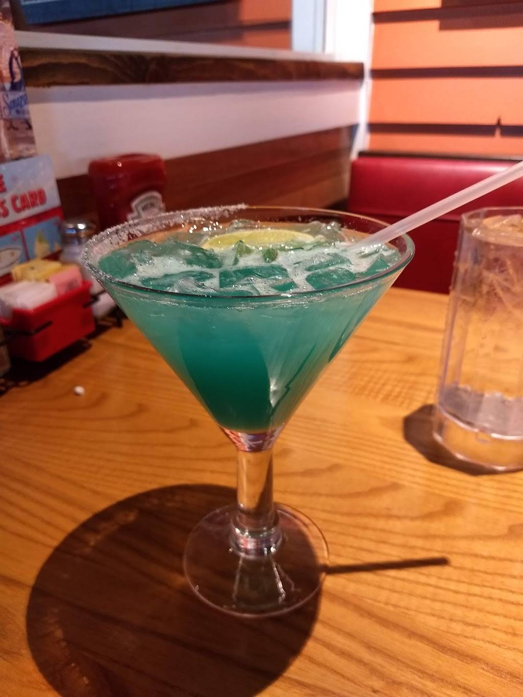 Chilis Grill & Bar | meal takeaway | 151 River Rd, Lisbon, CT 06351, USA | 8603765862 OR +1 860-376-5862