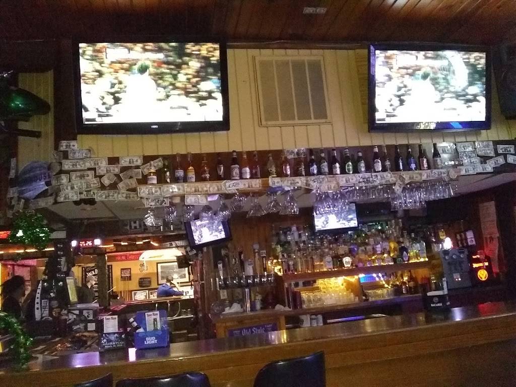 Whiskeys Roadhouse | restaurant | 3207 N Main St, Rockford, IL 61103, USA | 8158778007 OR +1 815-877-8007