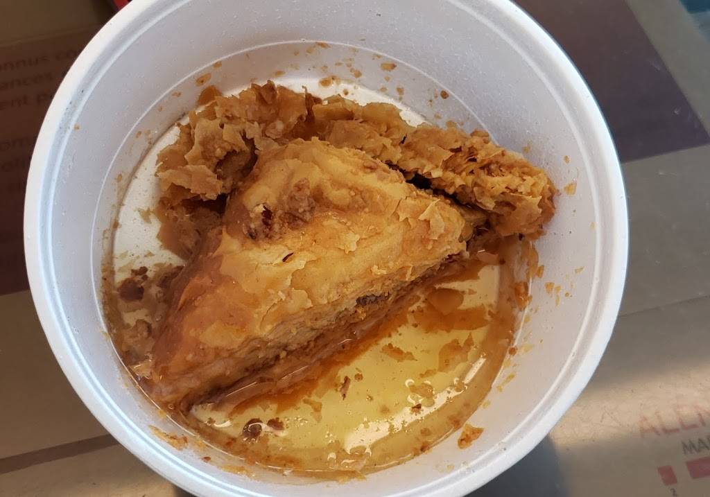 Restaurant Le Vieux Canal | restaurant | 4185 Boulevard Marie-Victorin, Sainte-Catherine, QC J5C 1X9, Canada | 4506352238 OR +1 450-635-2238