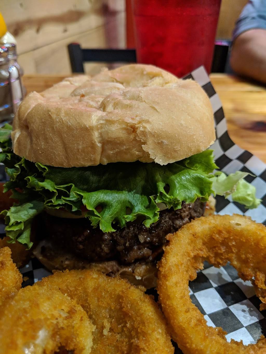 Abbey Road Tavern | restaurant | 1700 Center St, Apex, NC 27502, USA | 9193725383 OR +1 919-372-5383