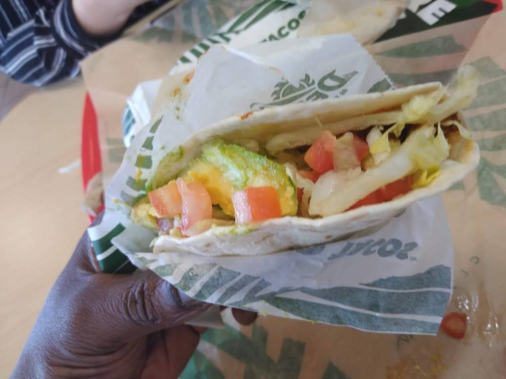 Del Taco | meal takeaway | 1194 E Yosemite Ave, Manteca, CA 95336, USA | 2092390233 OR +1 209-239-0233