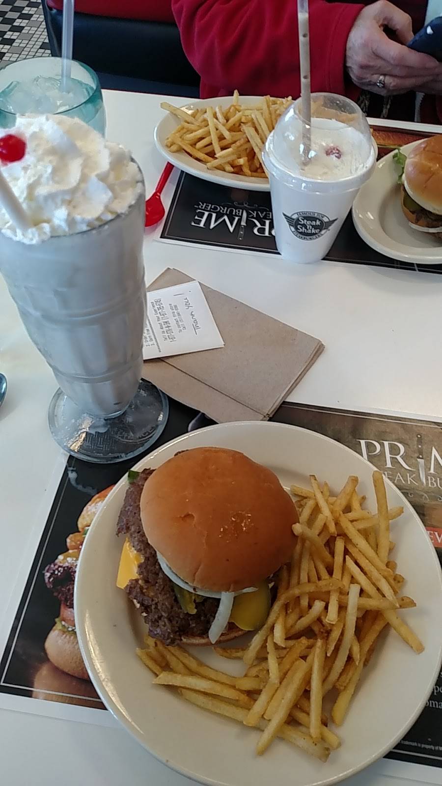 Steak n Shake | restaurant | 2655 Airport Rd, Jackson, MI 49202, USA | 5178419390 OR +1 517-841-9390