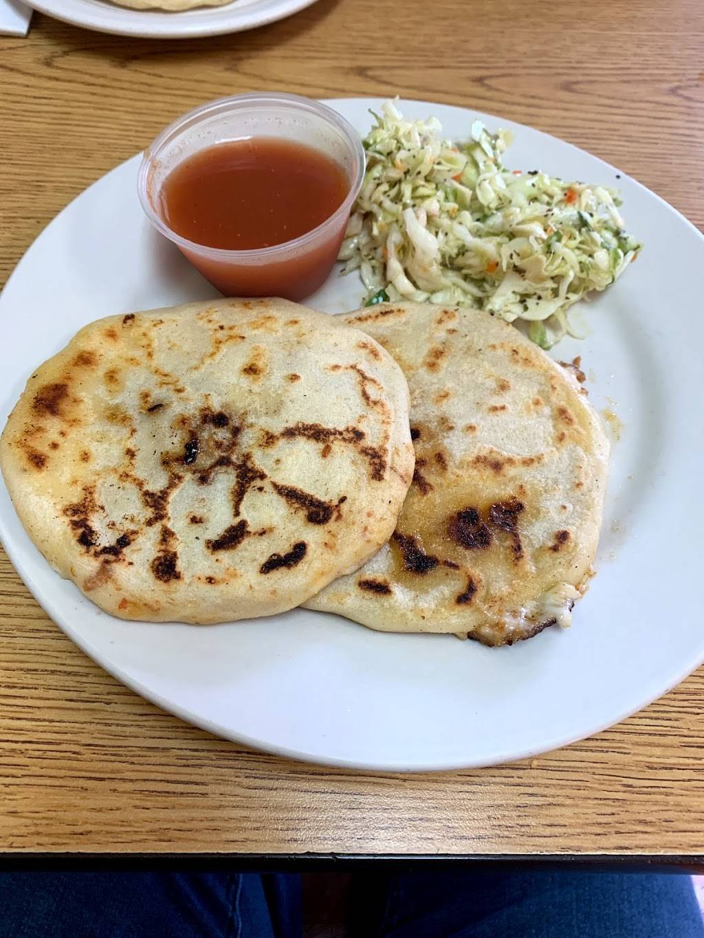 Restaurante Pupuseria El Guanaco | restaurant | 2001 10th Ave N #4, Lake Worth, FL 33461, USA | 5615850530 OR +1 561-585-0530