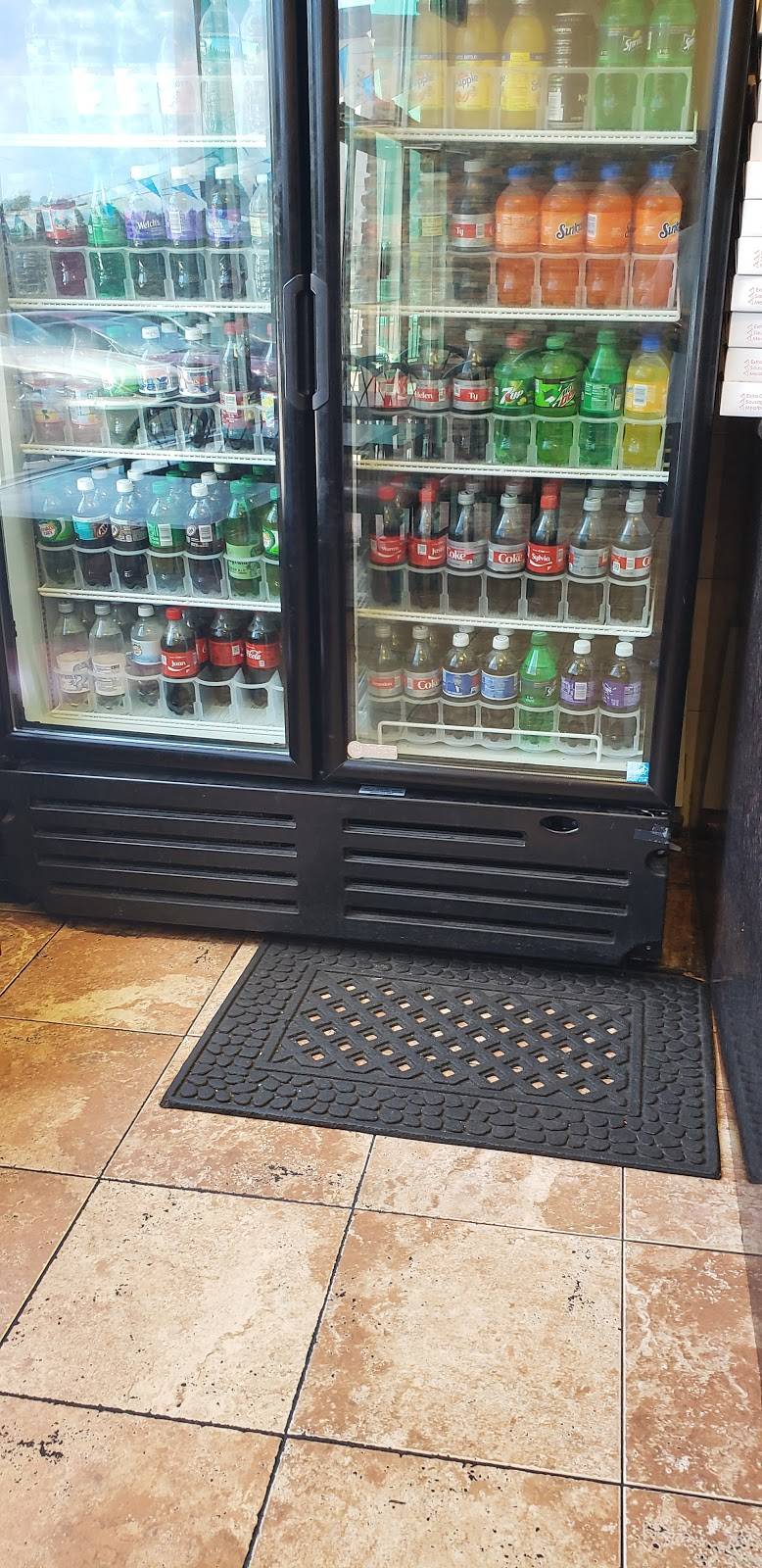 Route 3 Pizza | restaurant | 590 NJ-3, Clifton, NJ 07014, USA | 9737778889 OR +1 973-777-8889