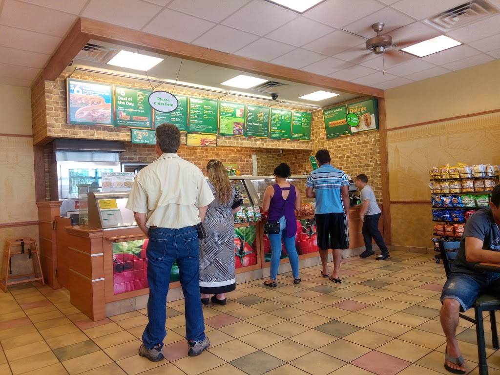 Subway Restaurants | restaurant | 561 NE 81st St Unit 19, Miami, FL 33138, USA | 3057951300 OR +1 305-795-1300