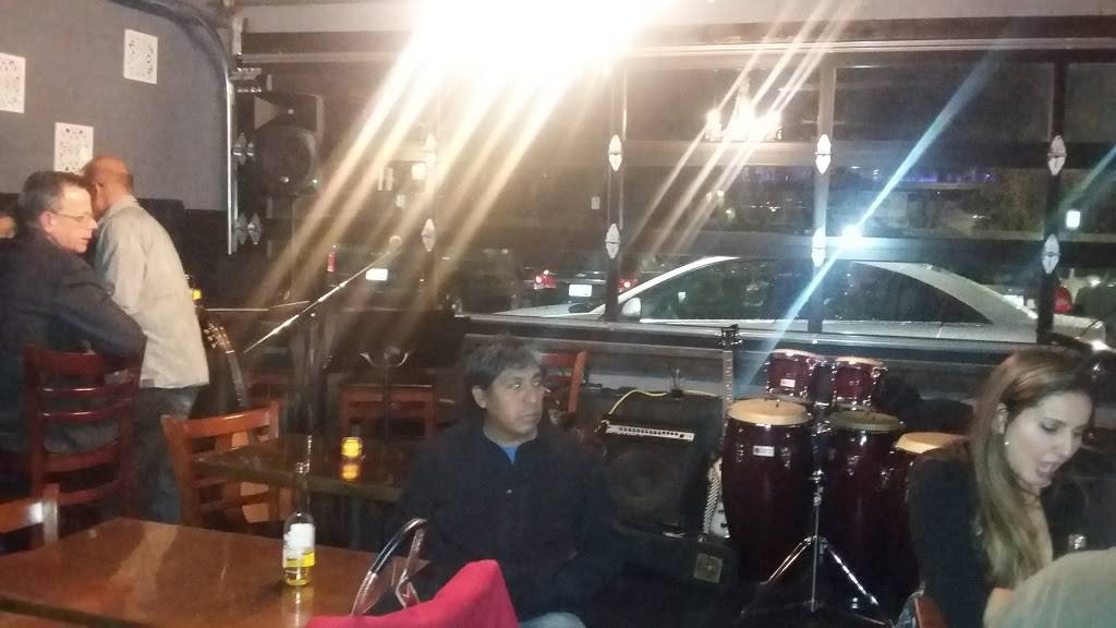 54 West | restaurant | 54 W 14 Mile Rd, Clawson, MI 48017, USA | 2486321467 OR +1 248-632-1467