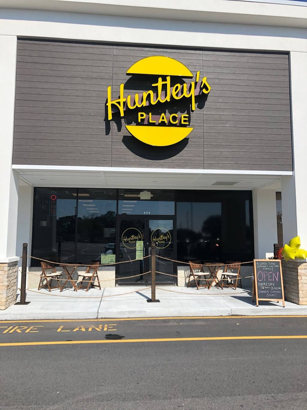 Huntleys Place | restaurant | 1581 General Booth Blvd, Virginia Beach, VA 23454, USA | 7576007730 OR +1 757-600-7730