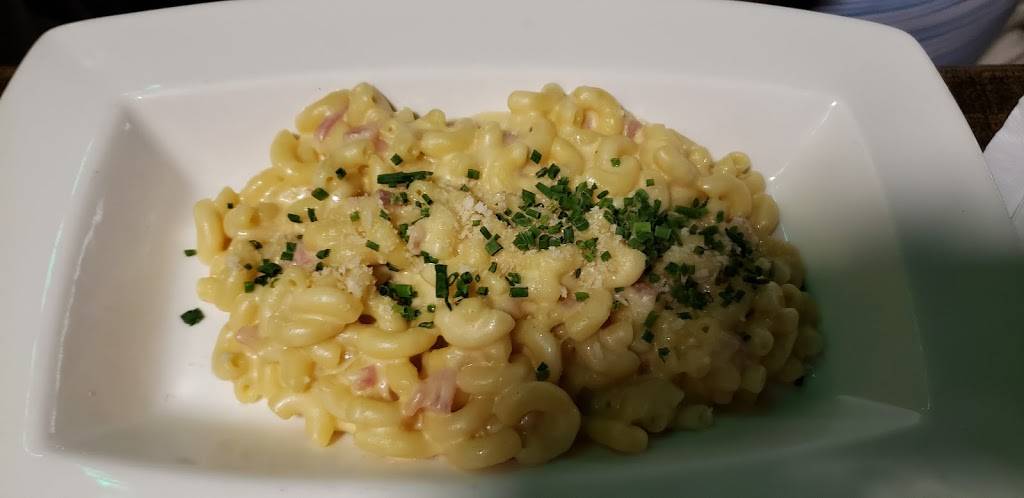 Blaxton Cartier | restaurant | 1179 Avenue Cartier, Québec, QC G1R 2S9, Canada | 4185229955 OR +1 418-522-9955