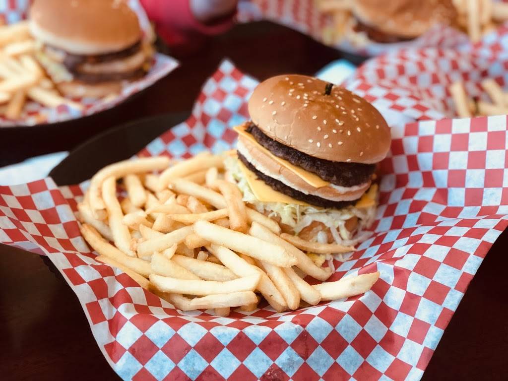 Bobs Big Boy | restaurant | 540 Sandalwood Dr, Calimesa, CA 92320, USA | 9094468822 OR +1 909-446-8822