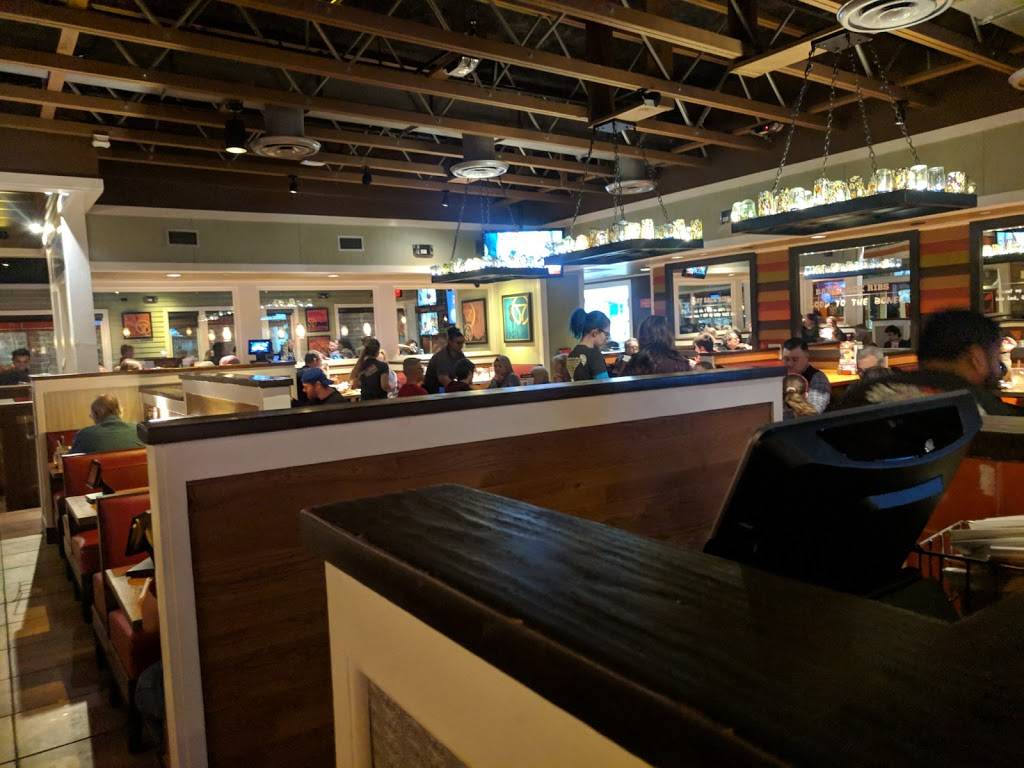 Chilis Grill & Bar | meal takeaway | 140 NJ-17, East Rutherford, NJ 07073, USA | 2014384150 OR +1 201-438-4150