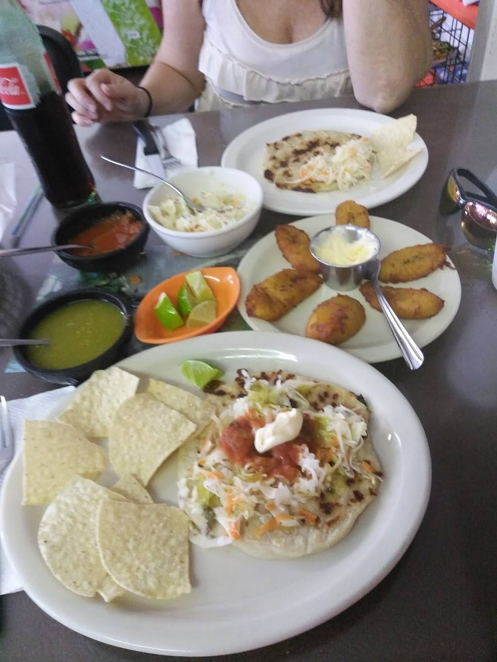 La Placita Salvadorean Cocina | restaurant | 1015 W Houston St, Sherman, TX 75092, USA | 9038935552 OR +1 903-893-5552