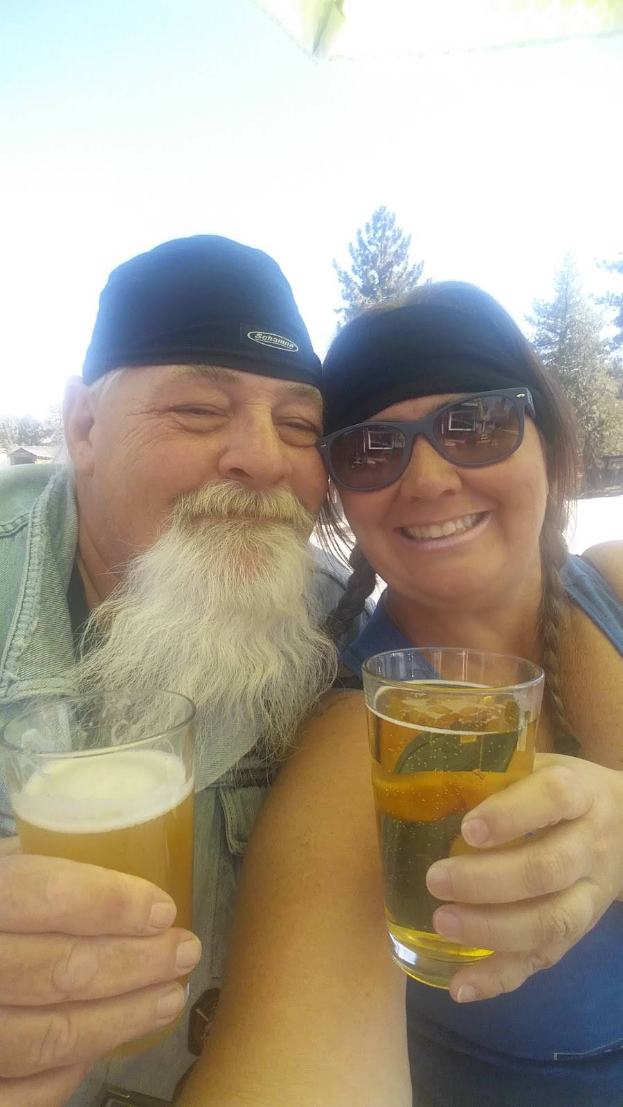 The Yodeler Craft Beer Bar & Grill | restaurant | 6046 Park Dr, Wrightwood, CA 92397, USA | 7602496482 OR +1 760-249-6482