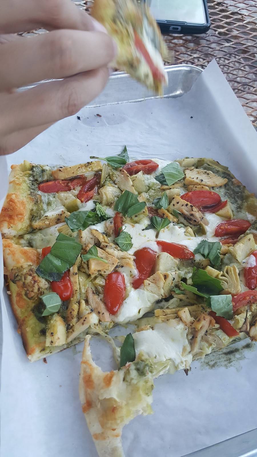 Mulberry St. Pub & Grub | restaurant | 823 Main St, Bandera, TX 78003, USA | 8307969463 OR +1 830-796-9463